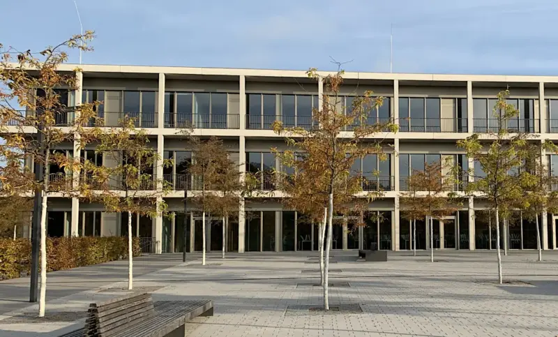 Oberschule am Hartmannplatz von vorne